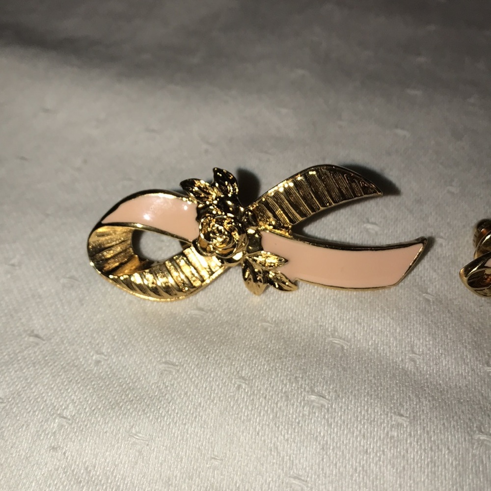 2 Vintage AVON Pink Ribbon Breast Cancer Awareness Pins - Picture 2 of 6